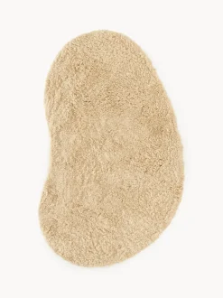 Alfombra artesanal con forma orgánica Tully
