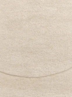 Alfombra artesanal de lana con forma orgánica Kadey