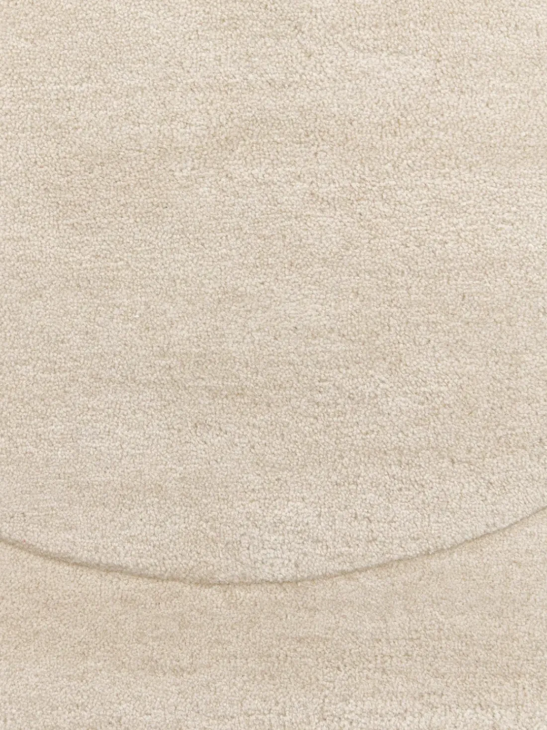 Alfombra artesanal de lana con forma orgánica Kadey