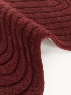 Alfombra artesanal de lana con forma orgánica Aliza