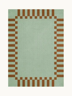 Alfombra artesanal de lana de pelo largo Tekla Frame