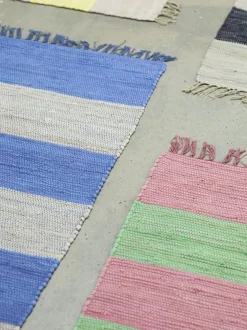 Alfombra corredor artesanal de pelo corto con borlas Chindi, tamaños diferentes