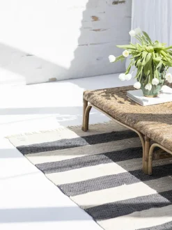 Alfombra corredor artesanal de pelo corto con borlas Chindi, tamaños diferentes