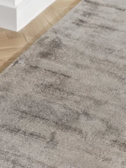 Alfombra corredor artesanal de viscosa Jane