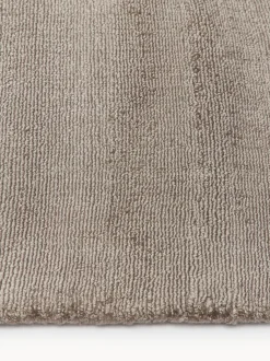 Alfombra corredor artesanal de viscosa Jane