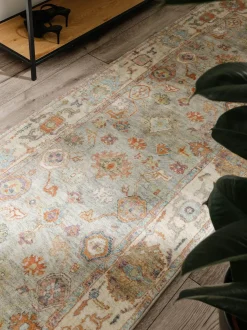 Alfombra corredor con motivos ornamentales Mara