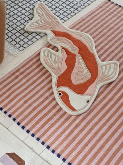 Alfombra de lana de forma orgánica Koi