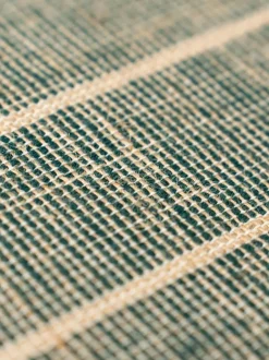 Alfombra de pelo corto con flecos diseño Folkform Monochrome