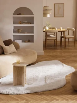 Alfombra esponjosa con forma orgánica Kyla