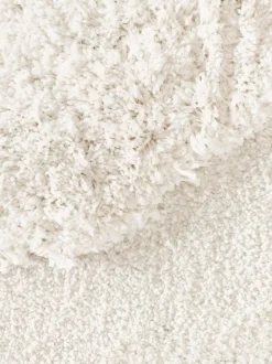 Alfombra esponjosa con forma orgánica Kyla