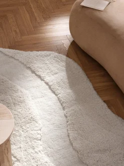 Alfombra esponjosa con forma orgánica Kyla