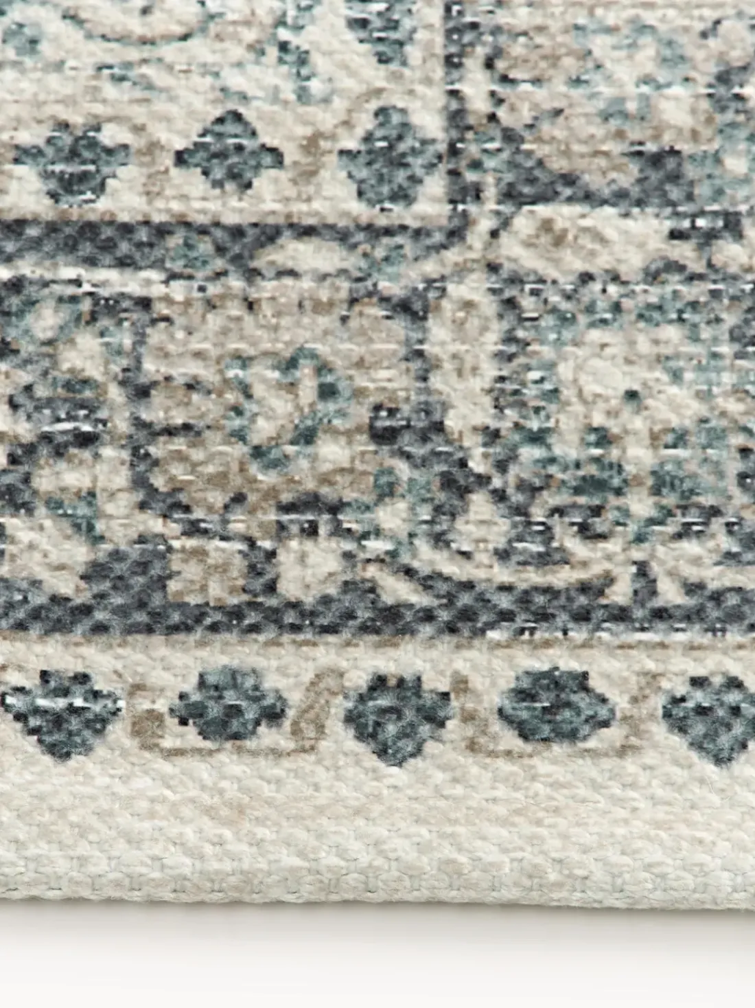 Alfombra exterior artesanal con estampado vintage Tiara