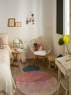 Alfombra infantil artesanal Ramona the Radish, lavable
