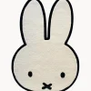 Alfombra infantil artesanal con forma de conejito Miffy