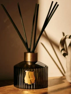 Ambientador artesanal Cyrnos (higo negro, madera de cedro, lavanda, pino)