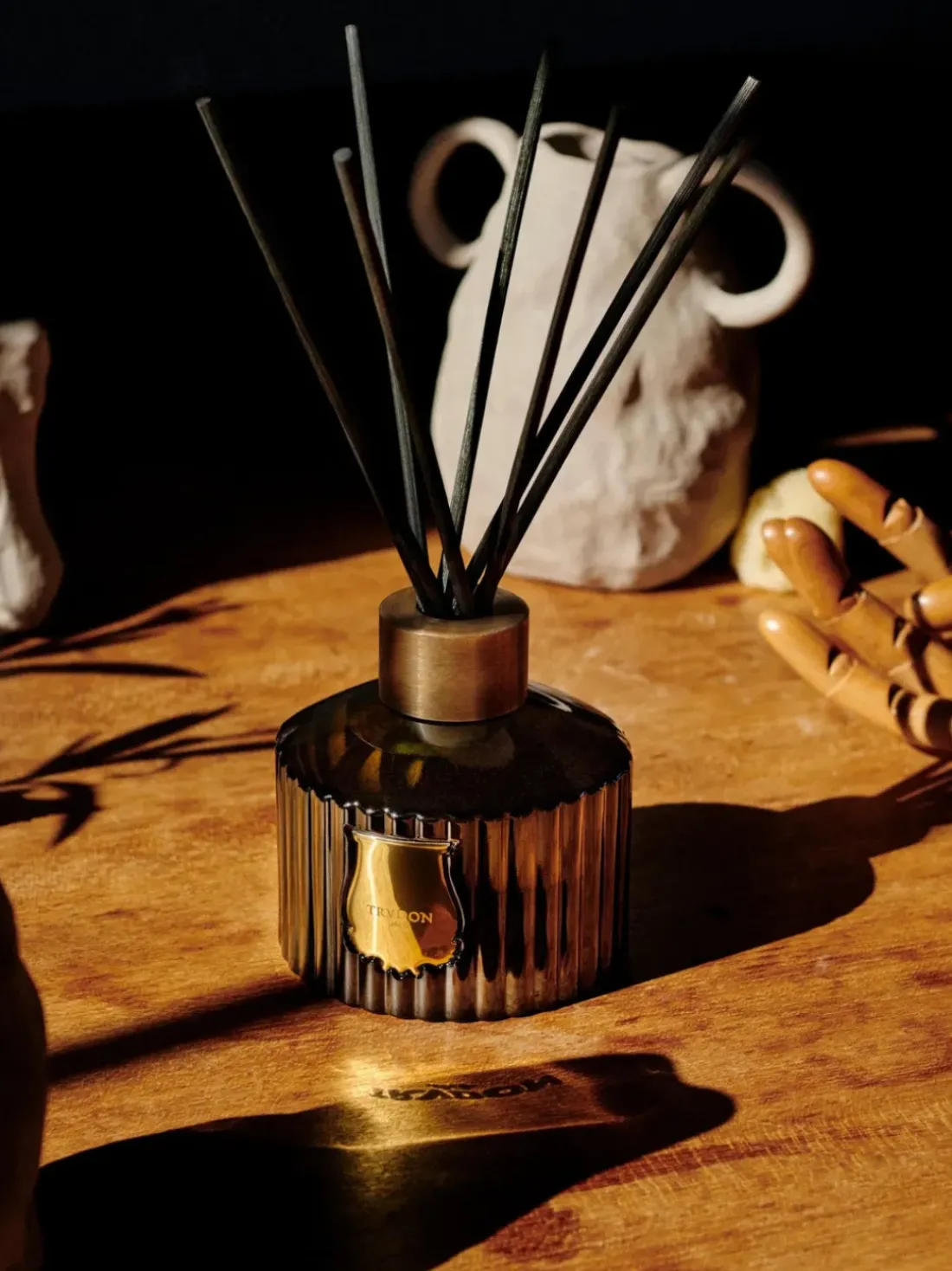 Ambientador artesanal Ernesto (clavo, ládano, madera de roble y pachulí)