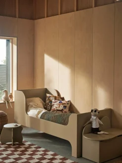 Banco infantil de madera con espacio de almacenamiento Slope