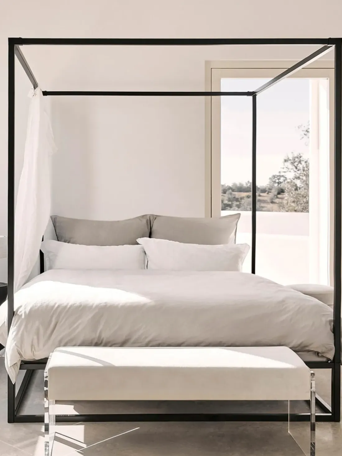 Cama de metal con dosel Belle