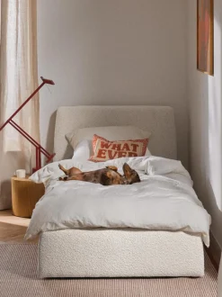 Cama individual en tejido bouclé con espacio de almacenamiento Cloud