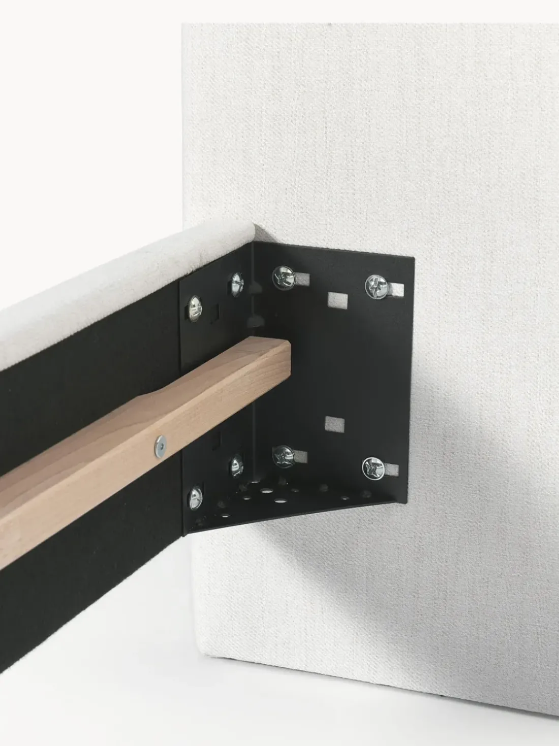 Cama tapizada con patas de madera Giulia