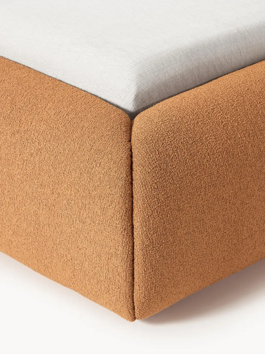 Cama tapizada en tejido bouclé Sofia