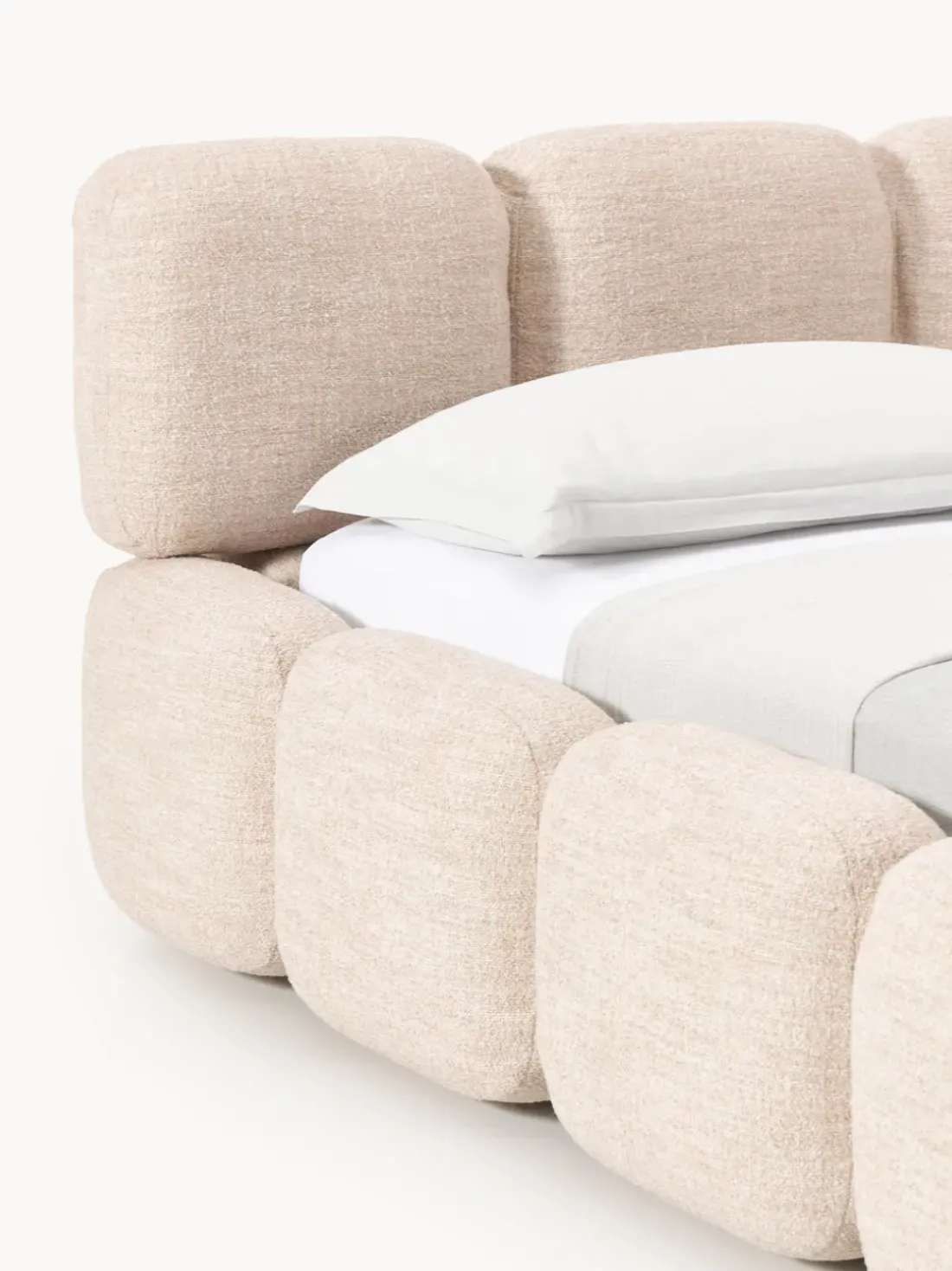 Cama tapizada en tejido bouclé Tayla