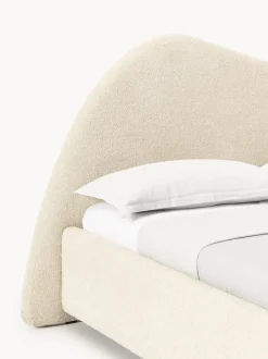 Cama tapizada en tejido bouclé Gary