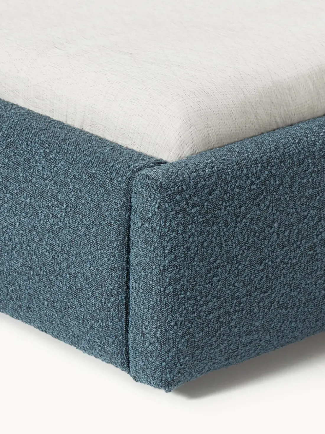 Cama tapizada en tejido bouclé Cloud
