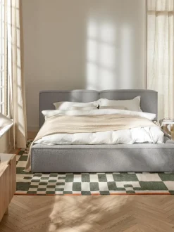 Cama tapizada en tejido bouclé Lennon