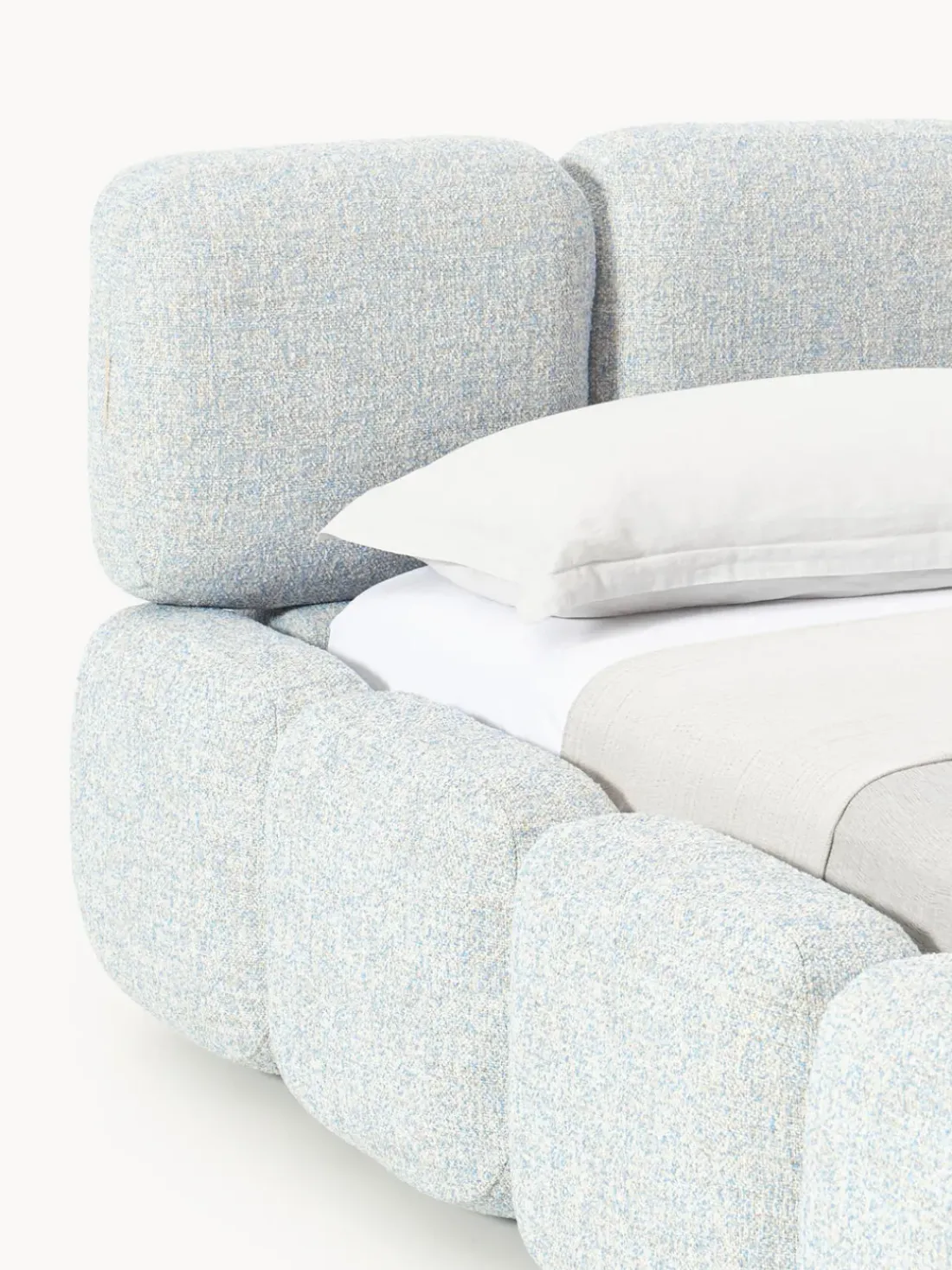 Cama tapizada en tejido bouclé Tayla