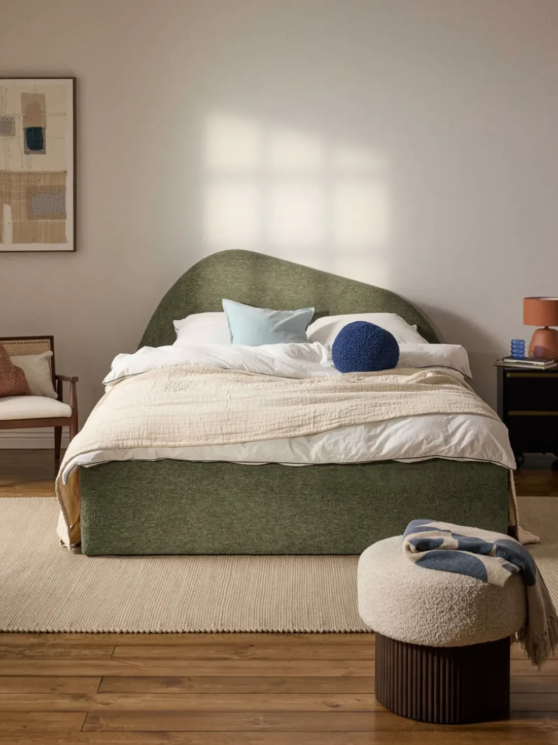 Cama tapizada en tejido bouclé Gary