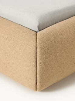 Cama tapizada en tejido bouclé Sofia