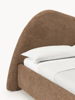 Cama tapizada en tejido bouclé Gary