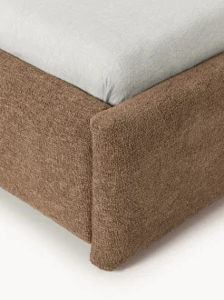 Cama tapizada en tejido bouclé Gary