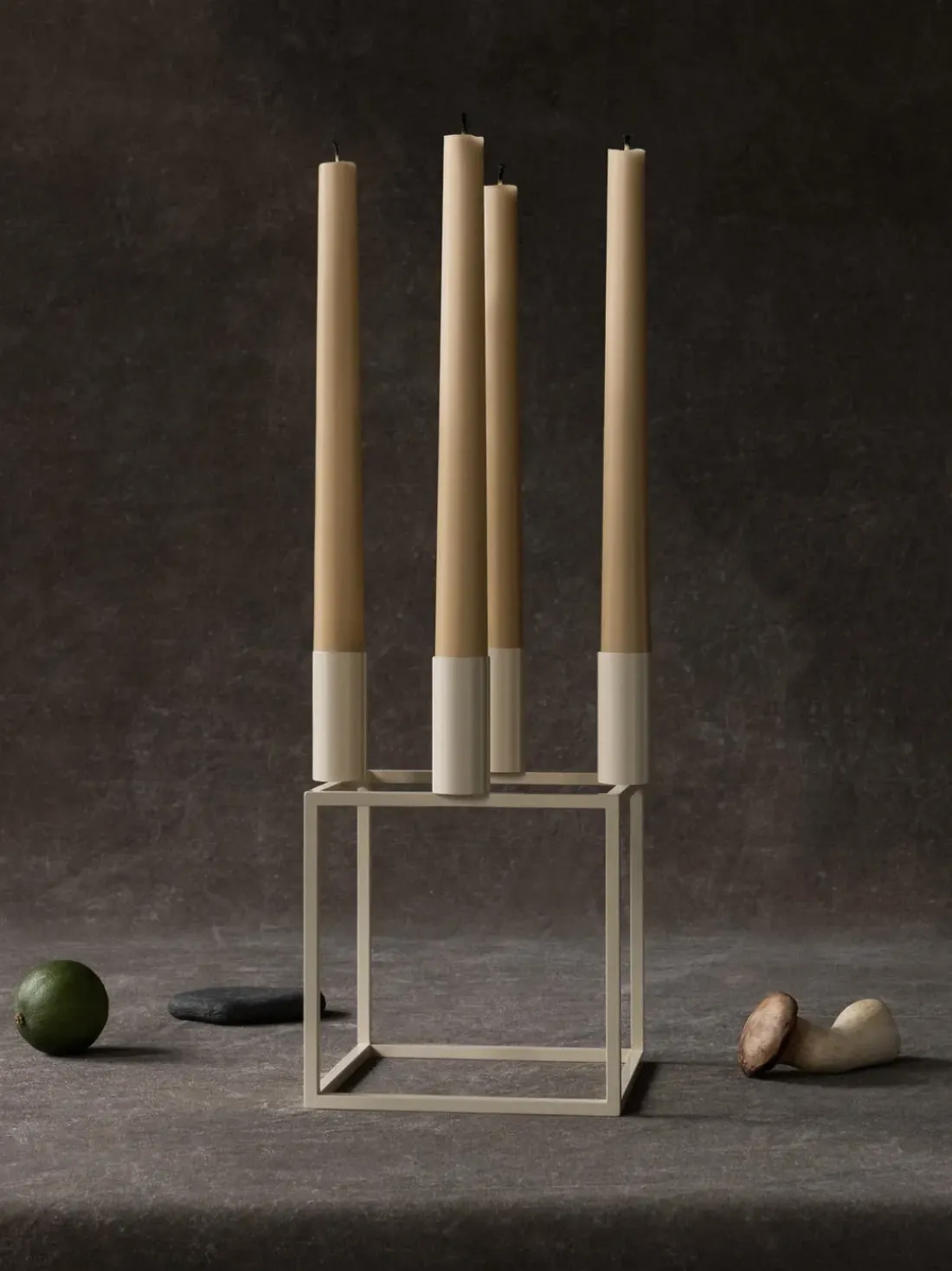 Candelabro de metal Kubus
