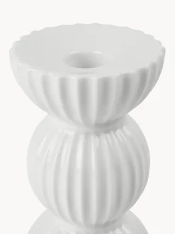 Candelabro de porcelana con relieves Tura