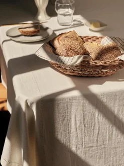 Cesta de pan de ratán Emmy