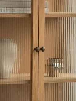 Chiffonnier de madera de roble Curiosity