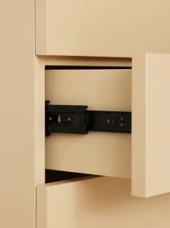 Cómoda artesanal de madera sungkai Spacious