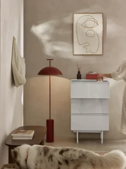Cómoda pequeña de madera Elona