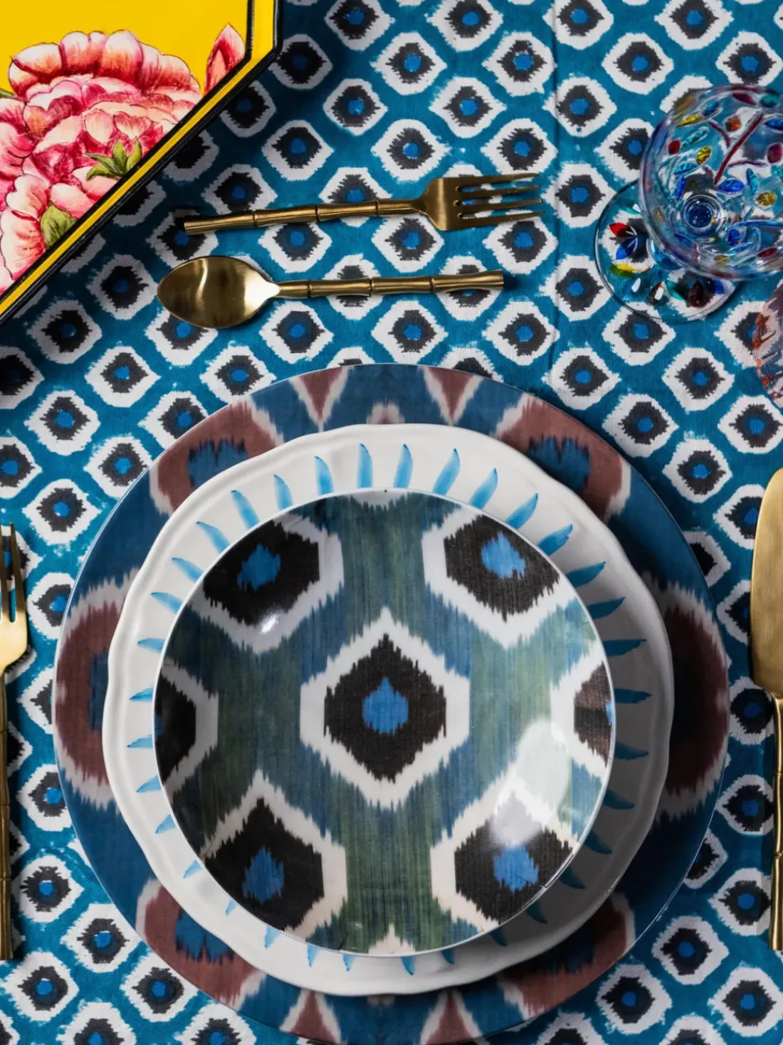 Cuenco de servir artesanal de porcelana Ikat