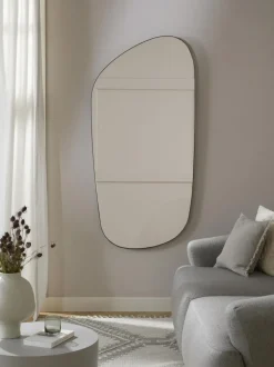 Espejo de pared curvo Oiva