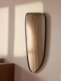 Espejo de pared curvo Oiva