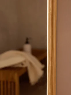 Espejo de pared de madera Levan
