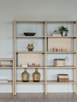Estantería de madera de roble Holton