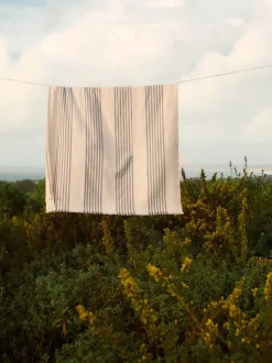 Fouta con flecos Aren