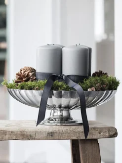 Fuente de acero inoxidable con relieves Bernadotte