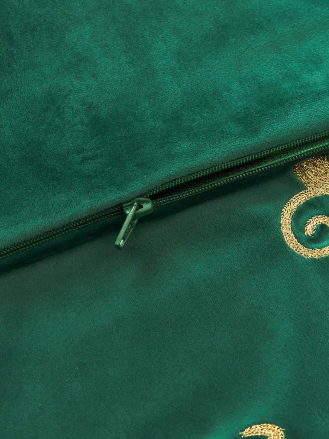 Funda de cojín de terciopelo bordada Legong