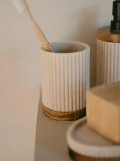 Jabonera con madera Laura