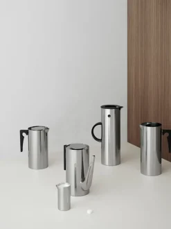 Jarrita para leche Arne Jacobsen